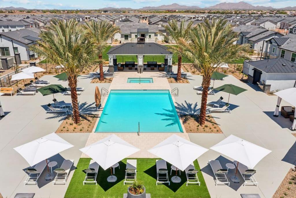 Dreamlight Modern In With Pool,bbq