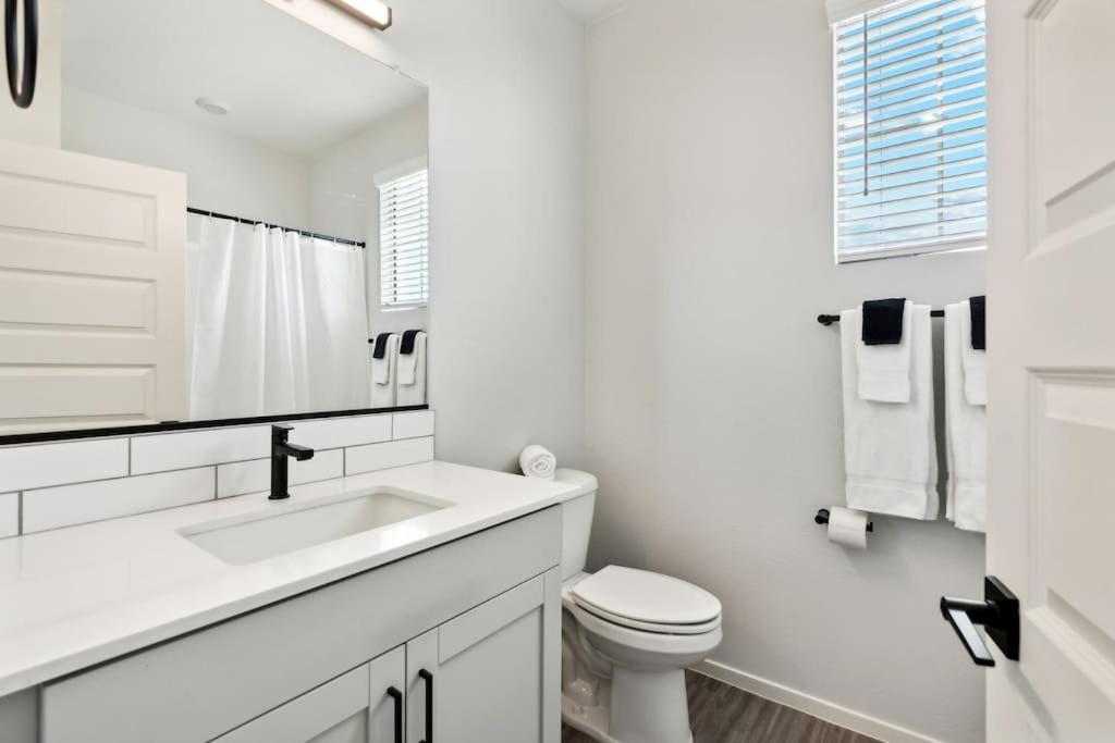 Dreamlight Modern In With Pool,bbq Apartment *