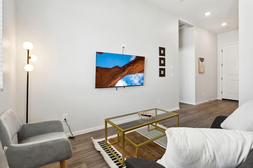 Dreamlight Modern In With Pool,bbq