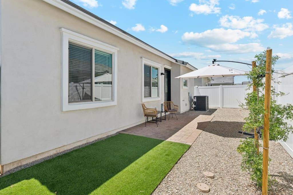 Dreamlight Modern In With Pool,bbq